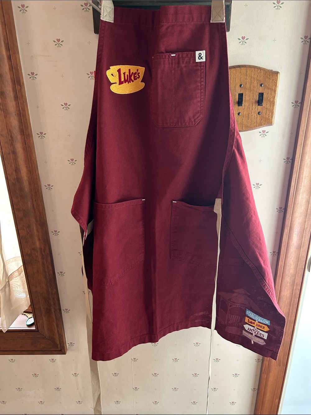 Hedley & Bennett Gilmore Girls Essential Apron - Picture 2 of 10